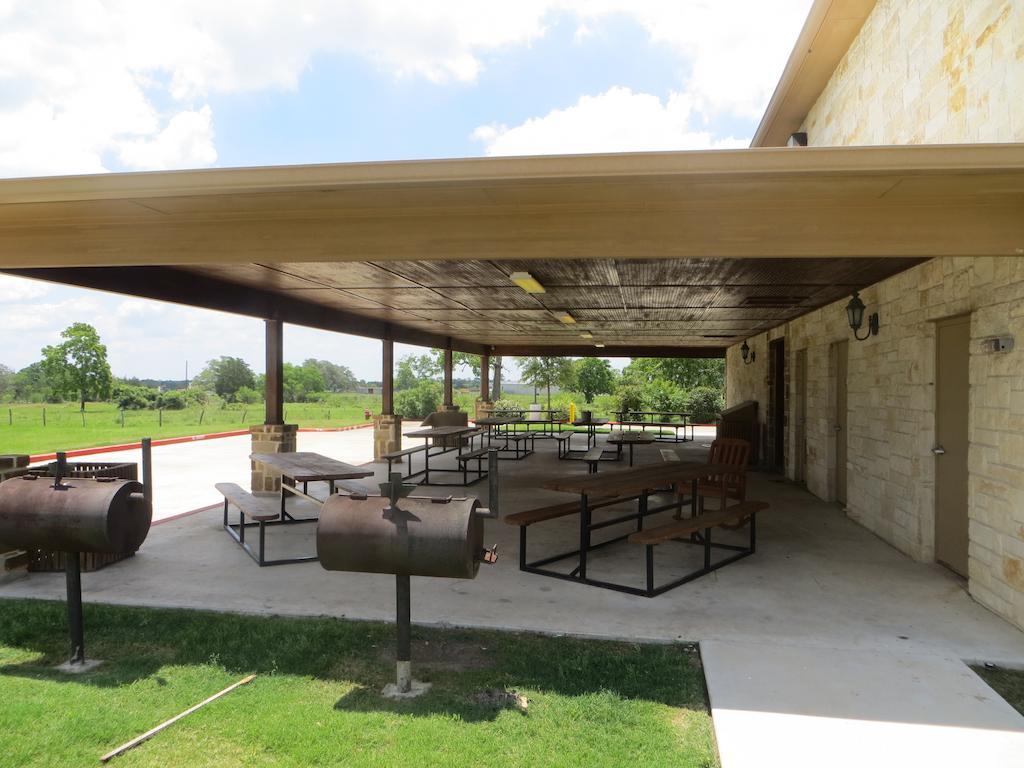 Hotel Texas Hallettsville Ngoại thất bức ảnh
