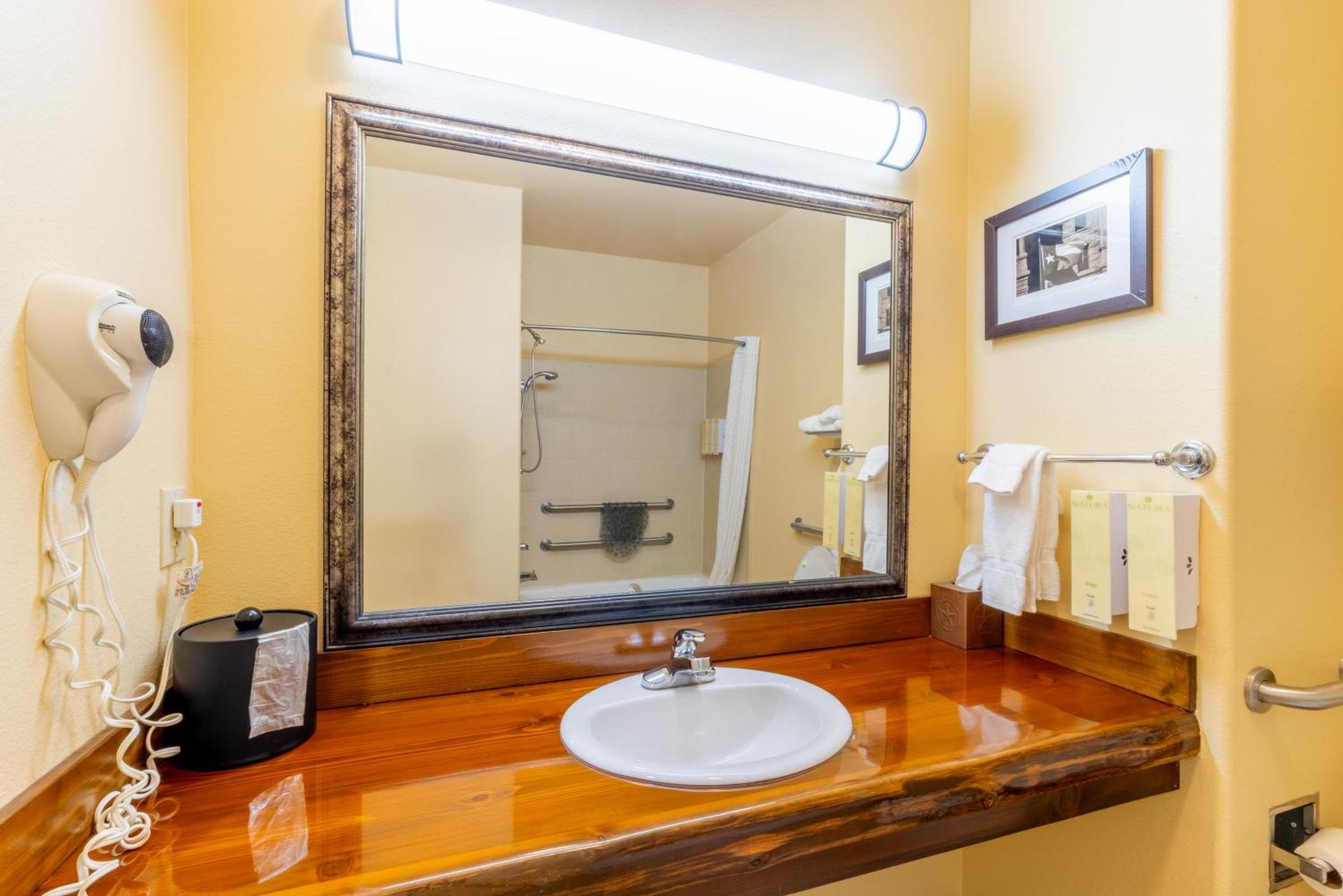 Hotel Texas Hallettsville Ngoại thất bức ảnh