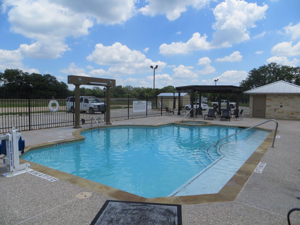 Hotel Texas Hallettsville Ngoại thất bức ảnh