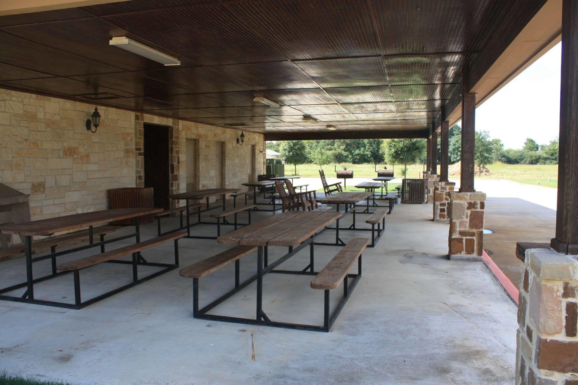 Hotel Texas Hallettsville Ngoại thất bức ảnh